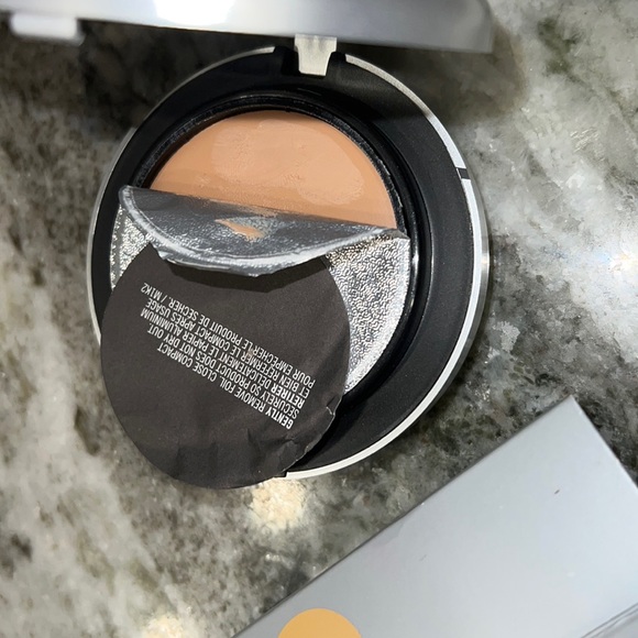 NIB - MAC - STUDIO FIX TECH Cream to Powder Foundation - N18 - Picture 5 of 15